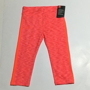 NWT Under Armour girls capri leggings